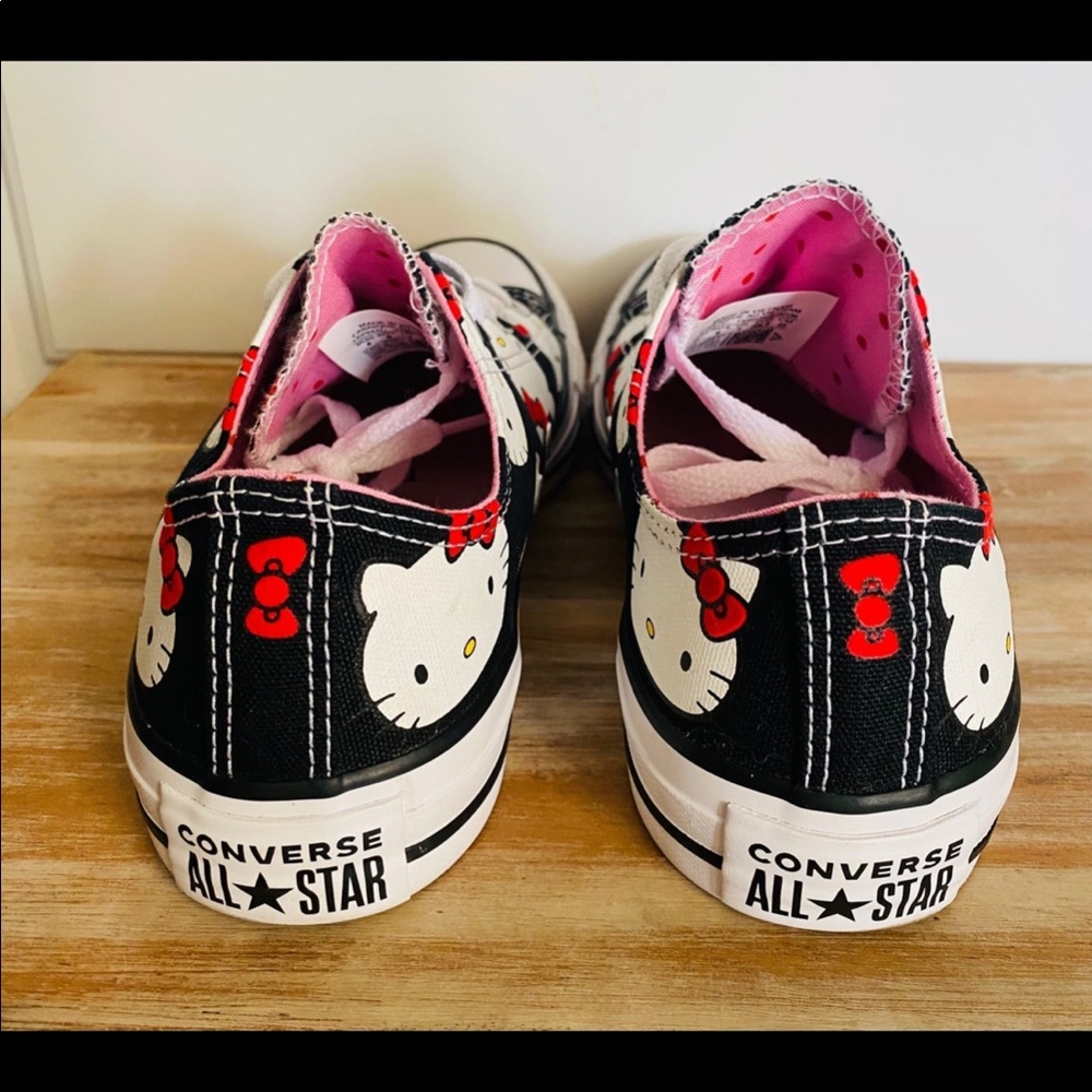 Hello Kitty Converse! - Picture 5 of 6